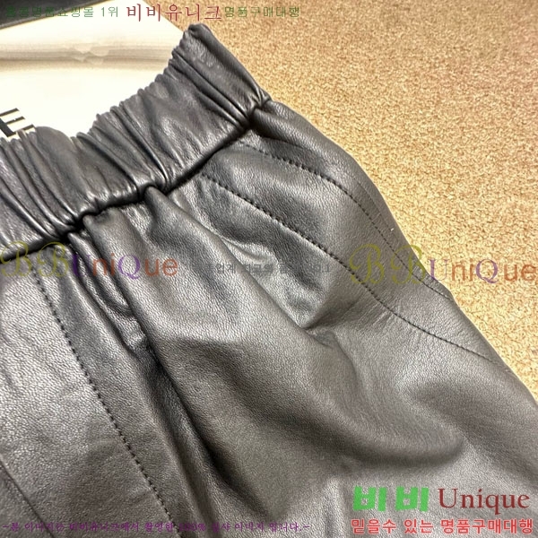    MAX151107-9