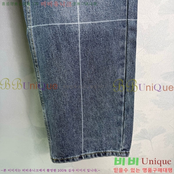  ˷    AW1555008-4