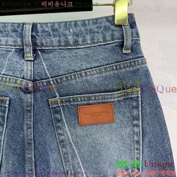  ˷    AW1555008-4
