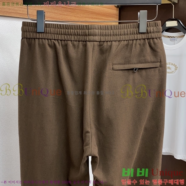  **Ƴ  LP97724-2
