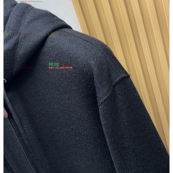  η**  ĵ  34LP25102420-1